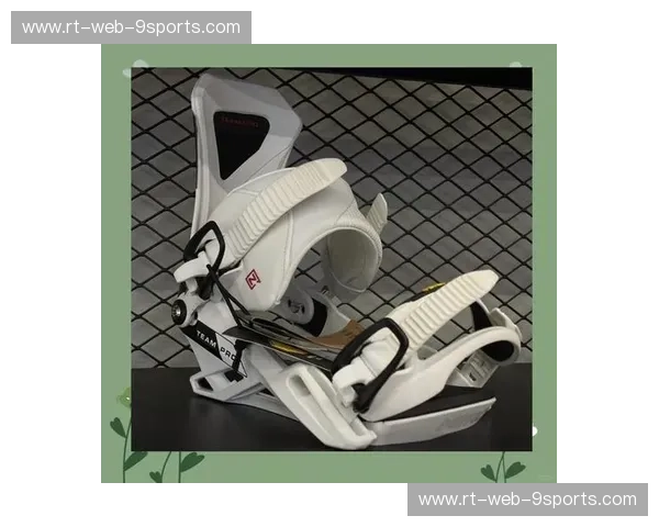 单板滑雪泳镜：冬季运动的新潮利器